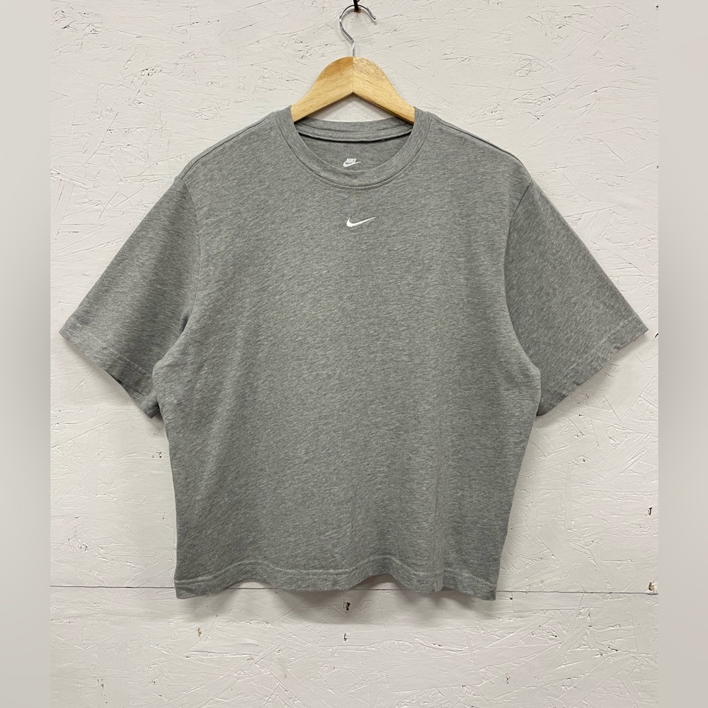 Nike Embroidered Centre Swoosh Cropped Tee, Loose Fit, Size M